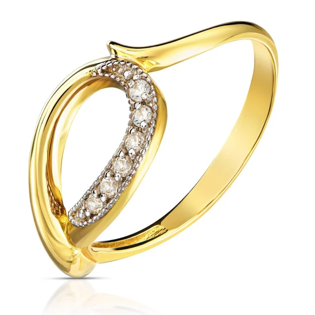 Gold Ring Interwoven