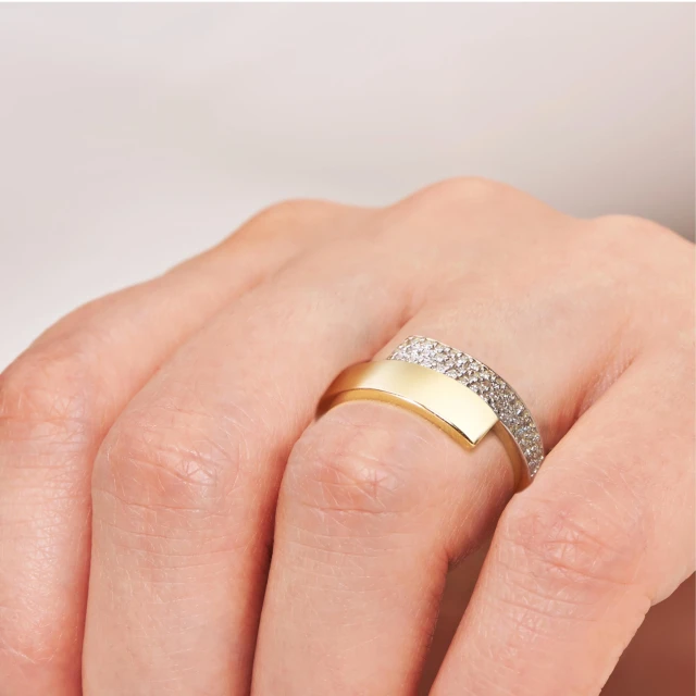 Gold Ring Asymmetrisch Schönes Muster