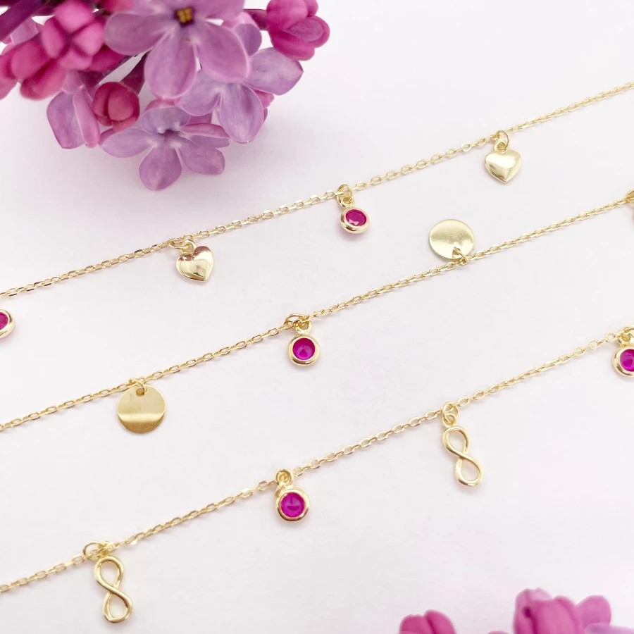 Pozłacana bransoletka na kostkę SERCE rubinowe kamienie