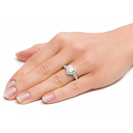 Srebrny pierścionek zaręczynowy serce