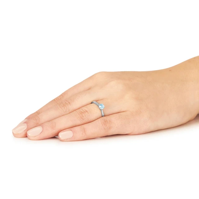 Srebrny pierścionek Zaręczynowy  Błękitny Kamień