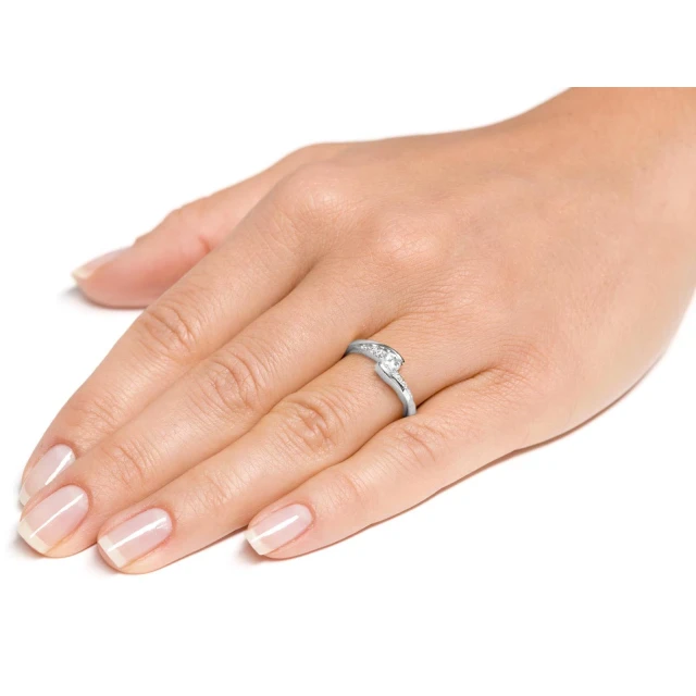 Asymetryczny srebrny pierścionek
