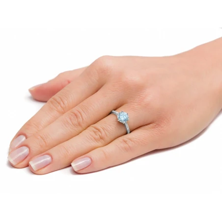 Srebrny pierścionek zaręczynowy błękitna cyrkonia