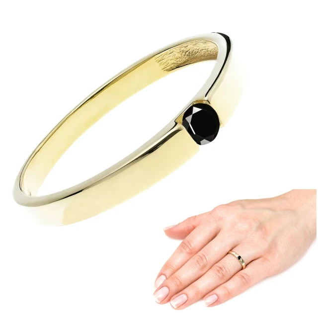 Goldener Ring schwarzer Stein 585