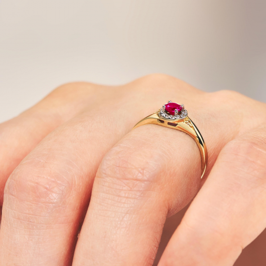Złoty pierścionek Lady Glamour rubin