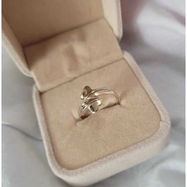 Lady Glamour Gold Ring