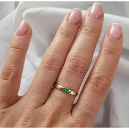 Obrączka pierścionek z zielonym kamieniem 333