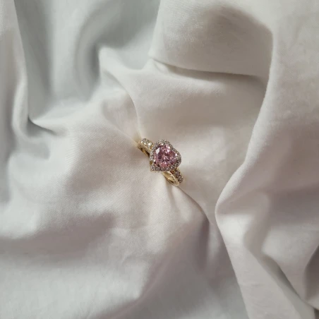 Złoty pierścionek zaręczynowy różowe serce