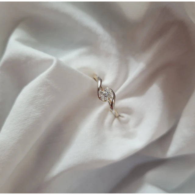 Goldener Blumenring