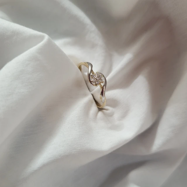 Goldener Blumenring
