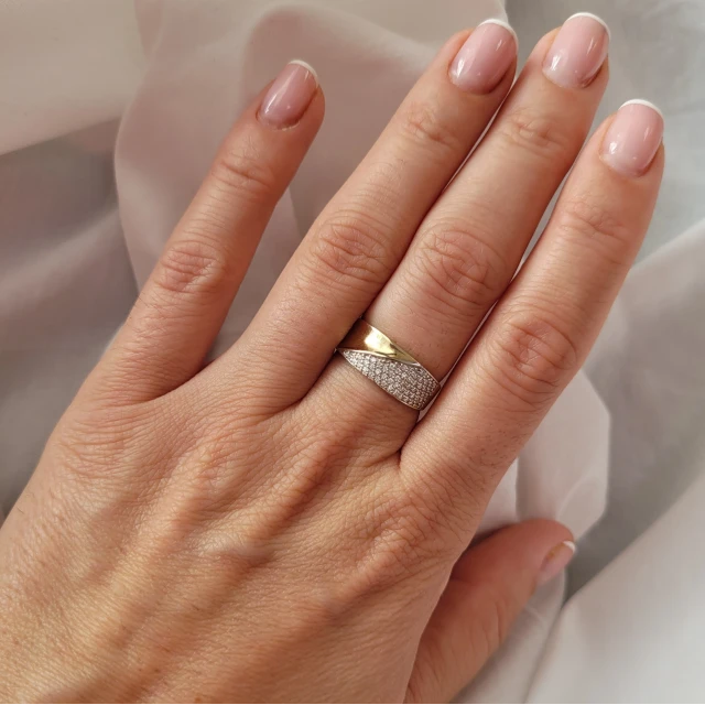 Gold Ring Asymmetrischer Ehering
