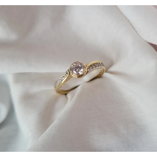 ELEGANTE GOLDENE RINGÖSE 585