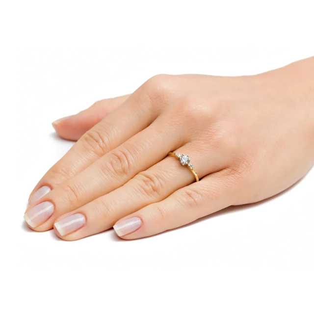 Zaręczynowy pierścionek z cyrkoniami 375