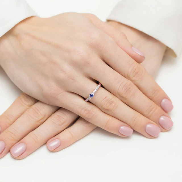 Złoty Pierścionek 585 Różowe Złoto Z Szafirem Diamenty 0,15ct