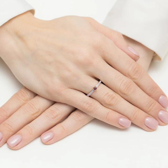 Złoty Pierścionek 585 Różowe Złoto Rubin Diamenty 0,15ct