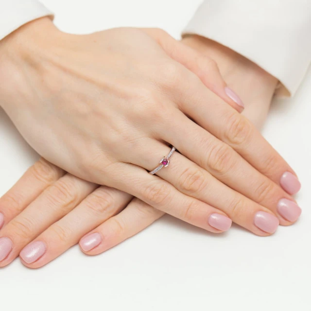 Złoty Pierścionek 585 Różowe Złoto Rubin Diamenty 0,15ct Certyfikat