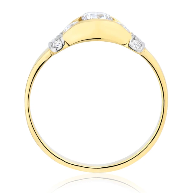 Złoty pierścionek 333 klasyk białe kamienie