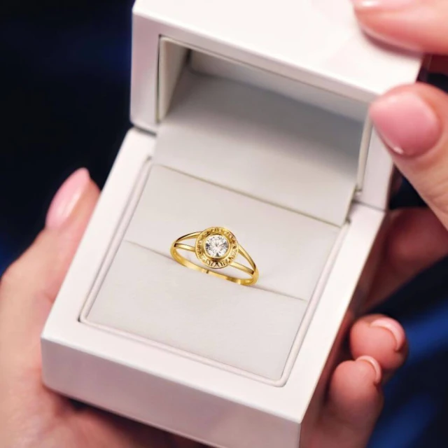 Goldring mit Zirkonia SQUARE