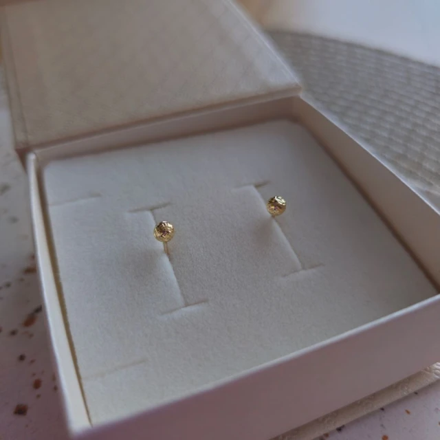 Kolczyki kulki super lekkie diamentowane 4 mm pr. 333
