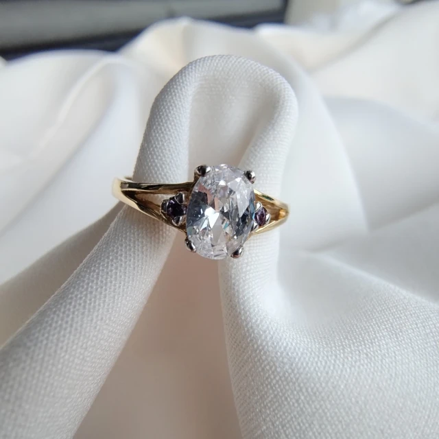Goldring mit Markise F