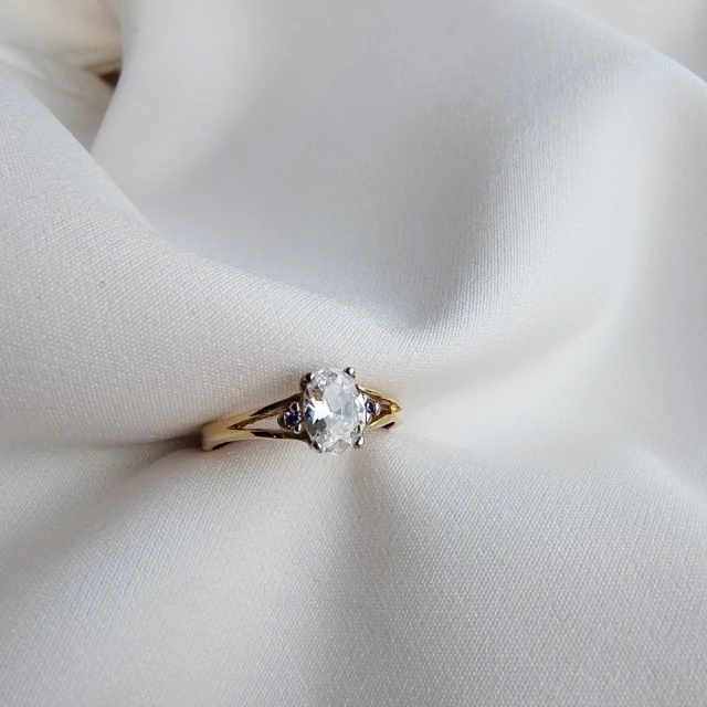 Goldring mit Markise F