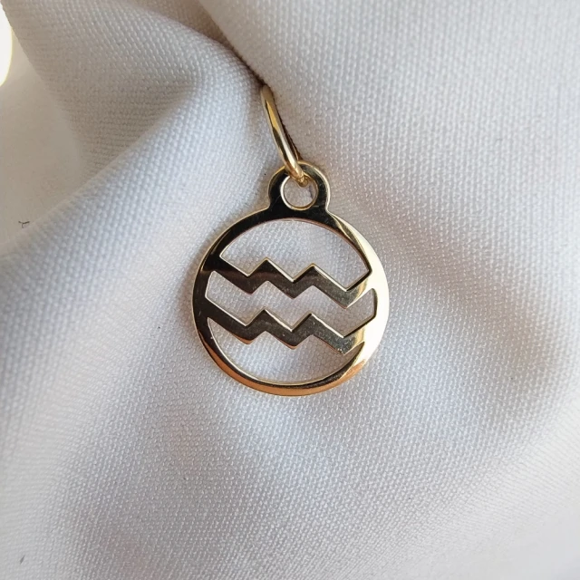 WODNIK złoty wisiorek znak zodiaku pr. 585