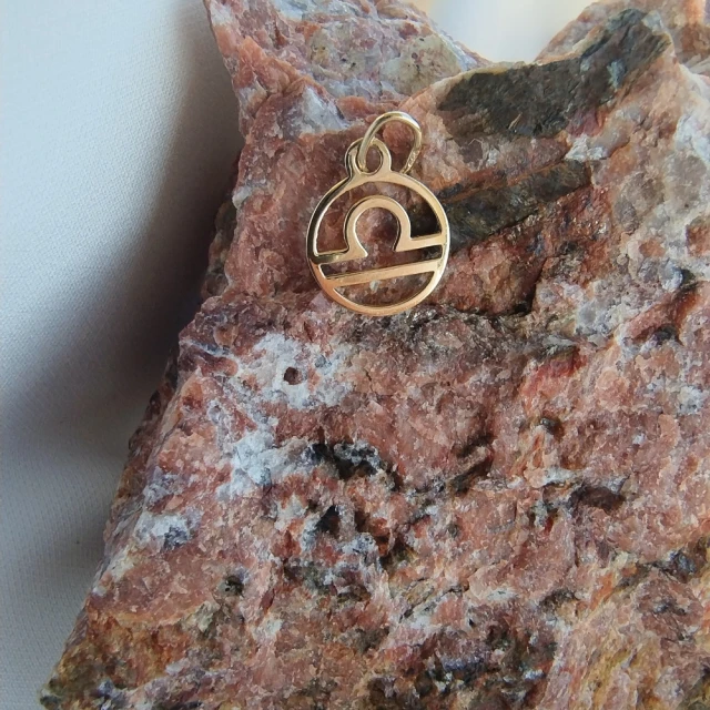 WAGA złoty wisiorek znak zodiaku pr. 333