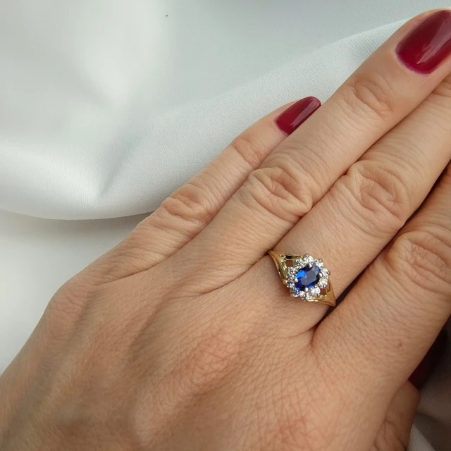 Modischer Goldring mit Strasssteinen Marquise Blue