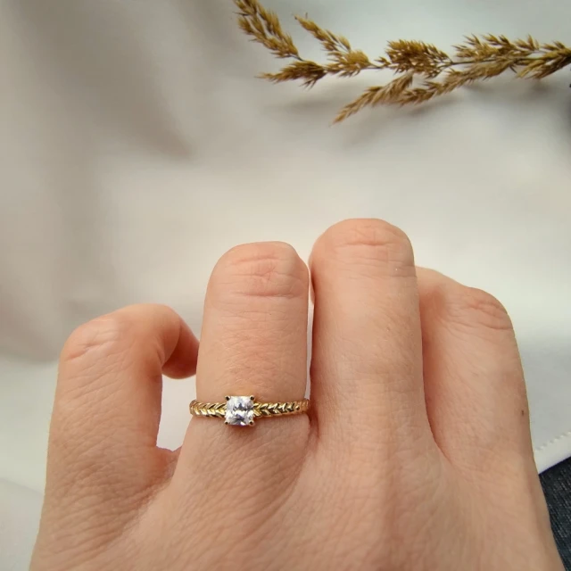 copy of Goldring mit Zirkonia SQUARE