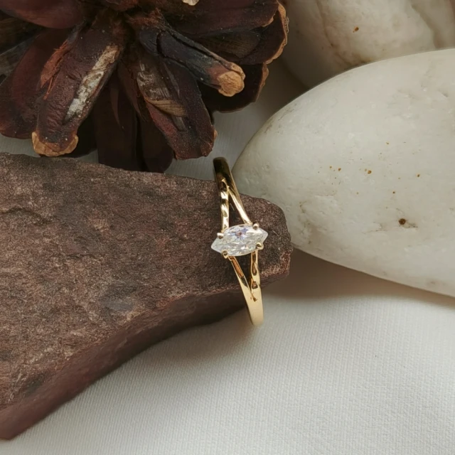 copy of Goldring mit Zirkonia SQUARE