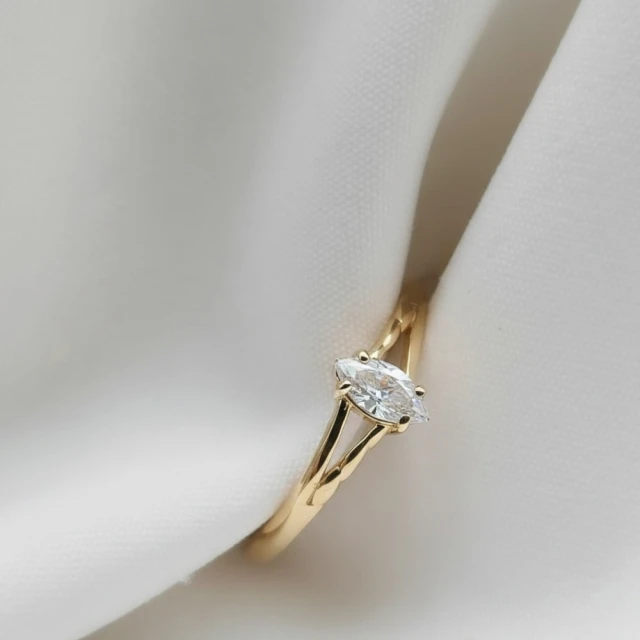 copy of Goldring mit Zirkonia SQUARE