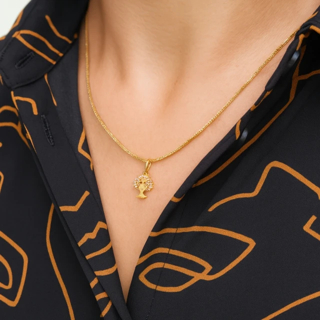 Złota zawieszka drzewko szczęścia białe cyrkonie