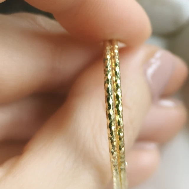 Srebrne złocone kolczyki z diamentowanym połyskiem