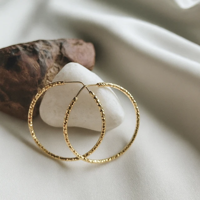 Srebrne złocone kolczyki z diamentowanym połyskiem 3,6 cm