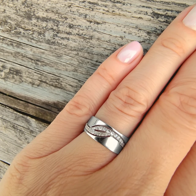 copy of Srebrny pierścionek serca różowe cyrkonie