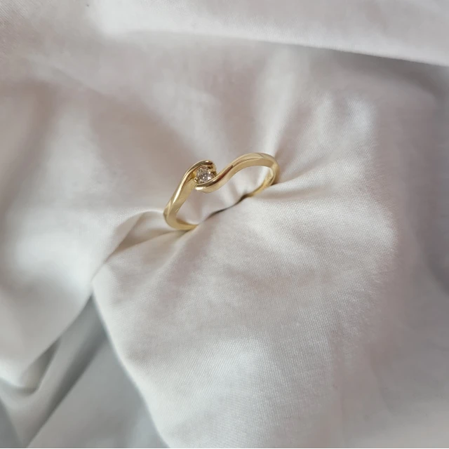 copy of ELEGANTER GOLDRING MIT STRASSSTEIN