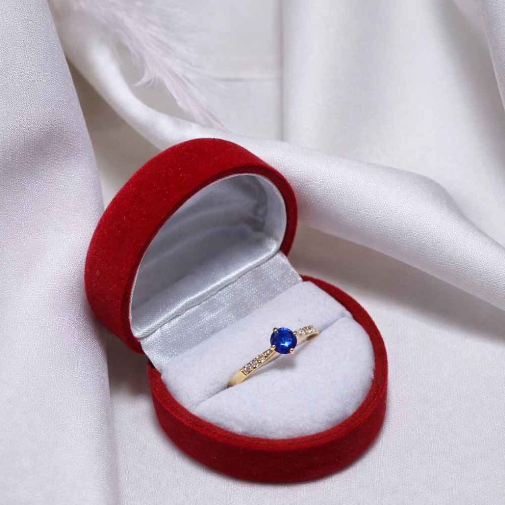 Gold Ring Zirkonie Nur ein blauer Stein 585