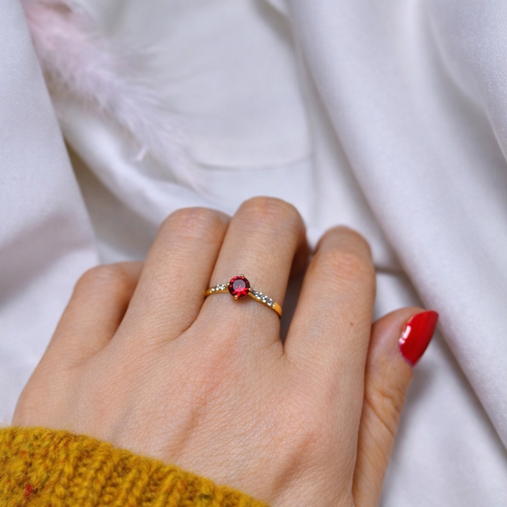 Zirkonia nur ein Rubin Gold Ring