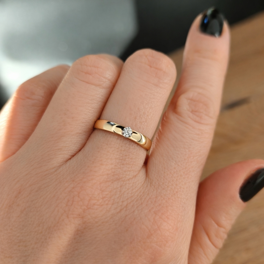 Ring gerillter Ehering mit Goldring