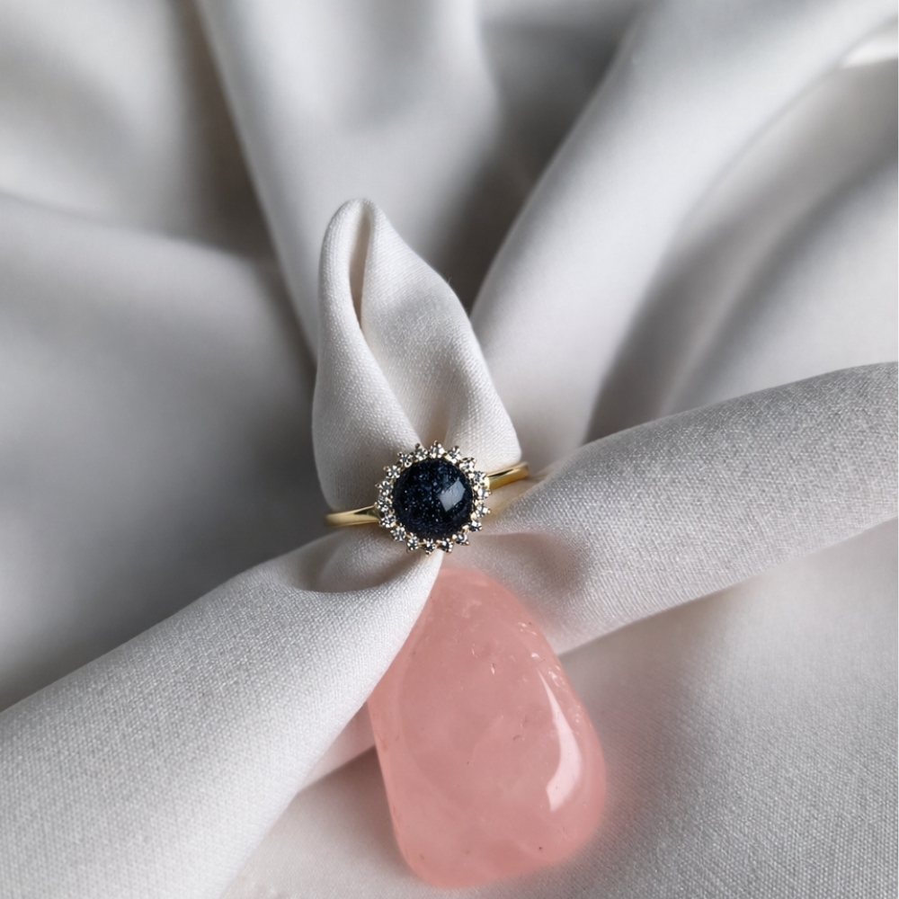 Złoty pierścionek 333 z kamieniem i cyrkoniami Noc Kairu