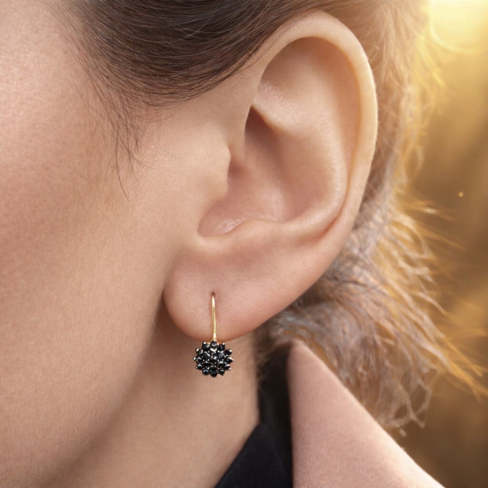 Złote kolczyki czarne kamienie kwiatek próba 585