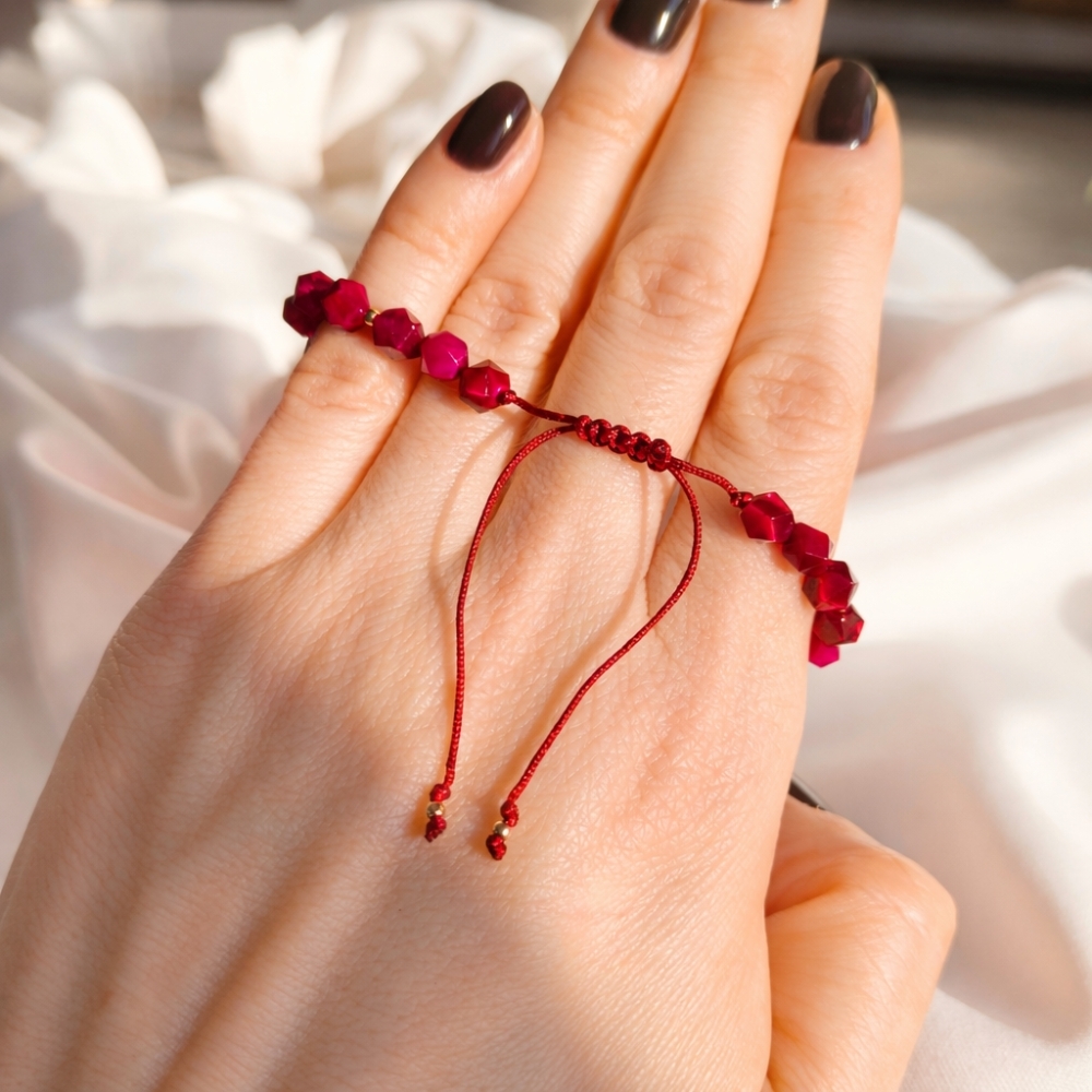 Bransoletka rubinowe tygrysie oko i złote kuleczki złoto próba 585