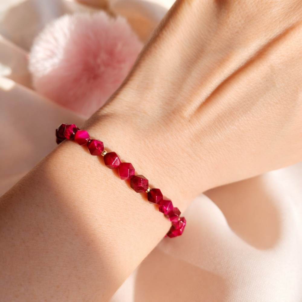 Bransoletka rubinowe tygrysie oko i złote kuleczki złoto próba 585