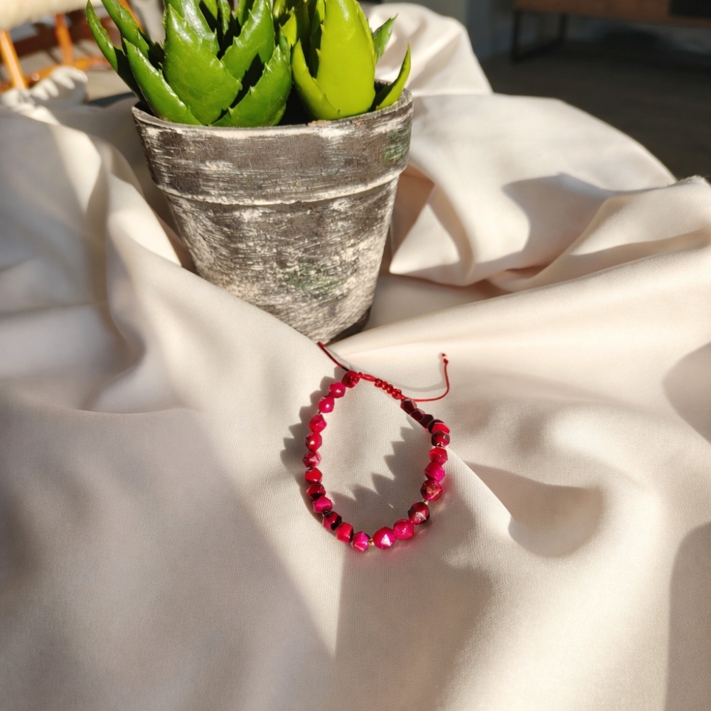 Bransoletka rubinowe tygrysie oko i złote kuleczki złoto próba 585