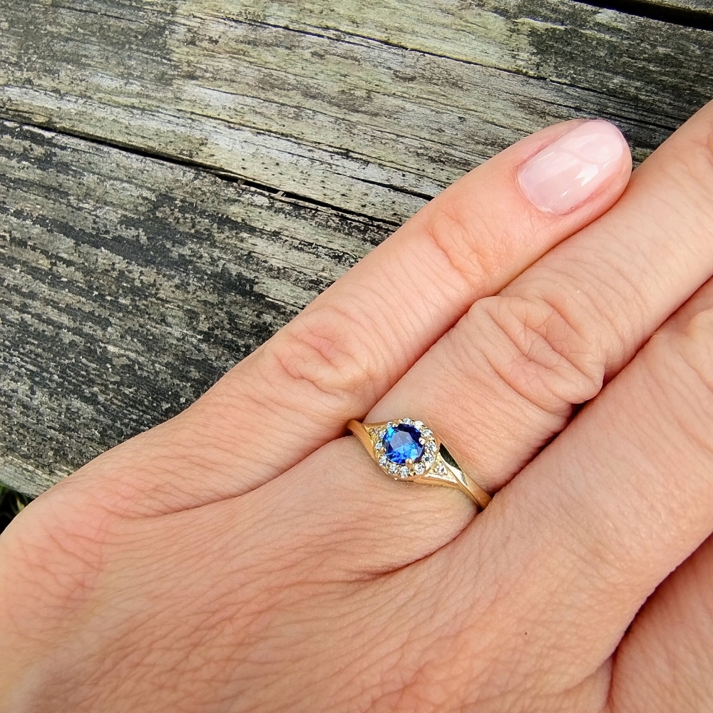 Verlobungsring Saphirstein