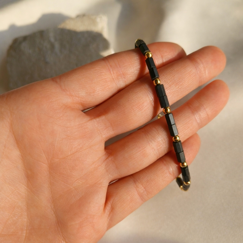 copy of Vergoldetes Armband schwarze Schnur INFINITY