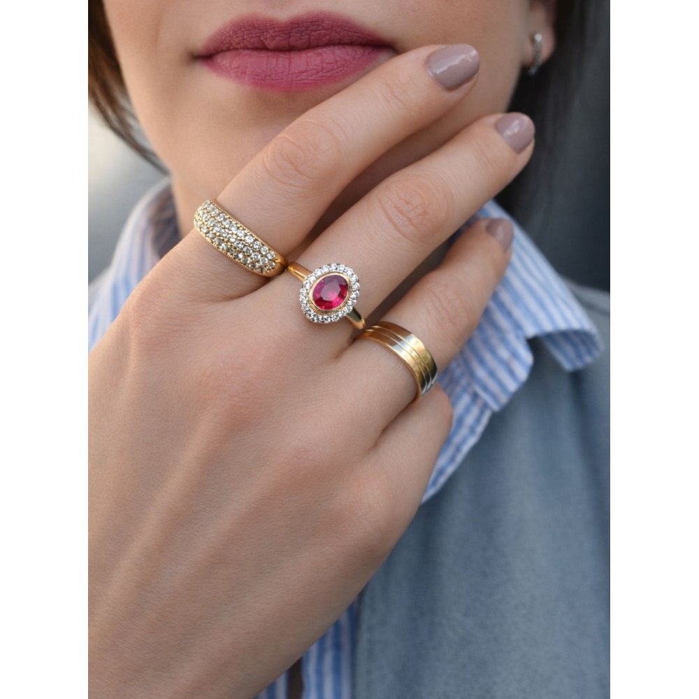 Pierścionek z rubinowym kamieniem próba 333