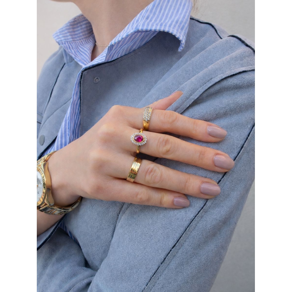 Pierścionek z rubinowym kamieniem próba 333