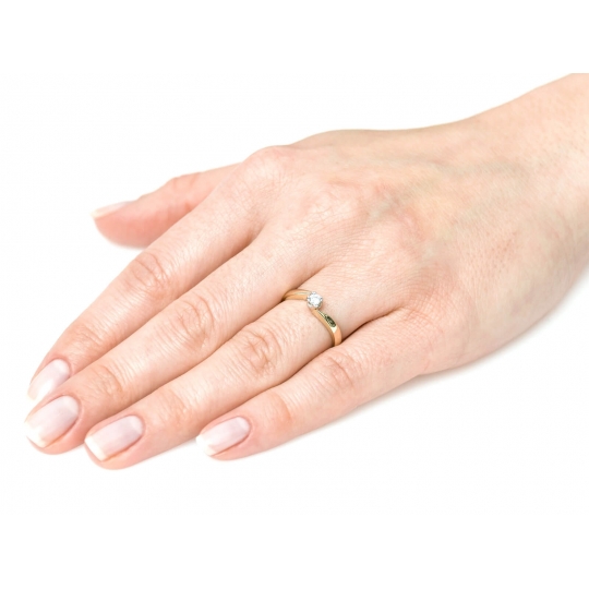 Delikatny pierścionek zaręczynowy złoty 333 klasyczny