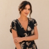 Letnia bransoletka z kolorowymi kamieniami na modelce